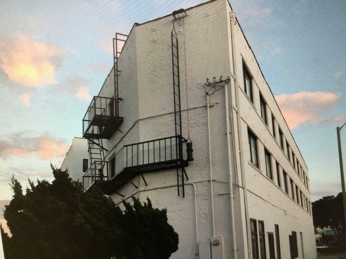 Cabrillo Hotel Torrance Exterior photo